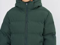 Утеплённая куртка с капюшоном и бесшовной стёжкой, Зеленый