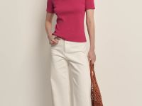 Футболка приталенного силуэта