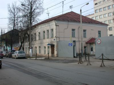 Жилой дом с торговым залом Пирожникова Г.К. и Баслашова