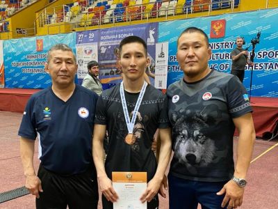 Якутянин Альберт Петров стал призёром чемпионата России по вольной борьбе