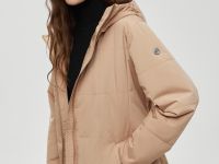 Утепленная куртка с эластичным поясом