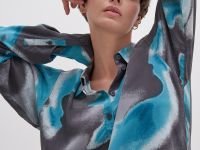 Блузка прямого силуэта с принтом