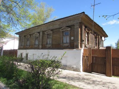 Здание, каменная палатка для торговли мясом. Жилой дом купцов Комаровых