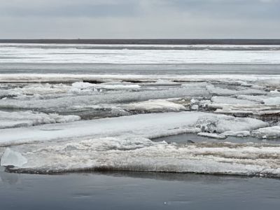 В Верхнеколымском районе Якутии спасли водителя КАМАЗа