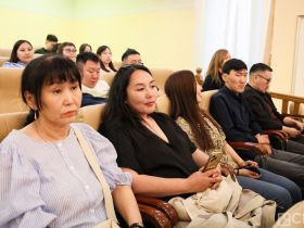 В Якутске наградили победителей конкурса «Белый мир Арктики через призму детской книги»