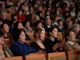 В Якутске ко Дню родного языка и письменности наградили выдающихся деятелей