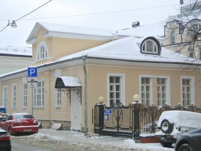 Дом, в котором с 1833 по 1836 гг. жил Станкевич Николай Владимирович. Здесь у него бывали В.Г.Белинский, Т.Н.Грановский и другие