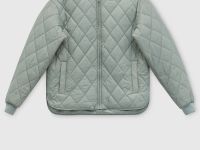 Утепленная стеганая женская куртка