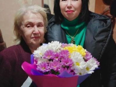 80 лет исполнилось почетному жителю Мирнинского района Людмиле Шумаковой