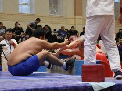 В Якутске сенсационным стартом таттинцев начался Кубок Федерации по мас-рестлингу