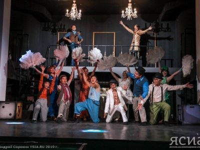 Театр эстрады открыл сезон в новом здании мюзиклом «Чудный костюм»