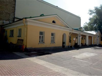 Служебный флигель