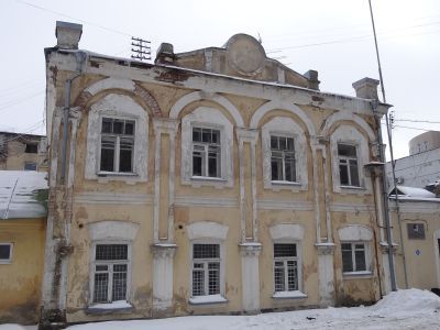 Дом жилой свечного завода