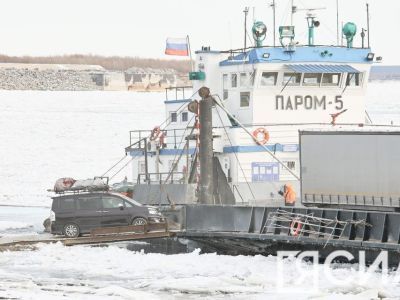 Паромную переправу Якутск — Нижний Бестях закроют раньше обычного срока