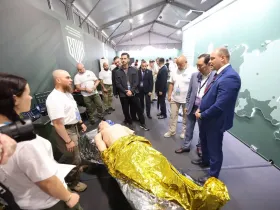 Глава Якутии на ВЭФ посетил военно-спортивный городок центра «ВОИН»