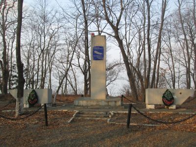 Памятник авиаторам-пограничникам, павших в боях за Родину в 1941 - 1945 гг.