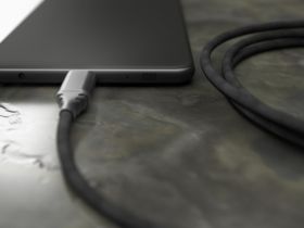 Дата-кабель Akai