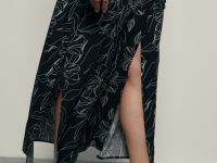 Платье с цветочным принтом и поясом