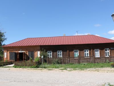 Дом Агафонова с торговой лавкой