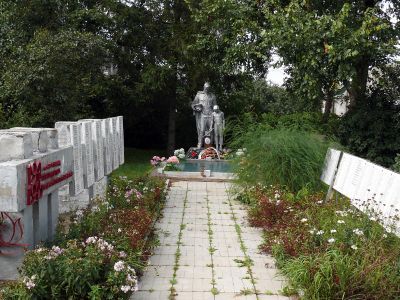 Братская могила советских воинов, погибших в годы Великой Отечественной войны