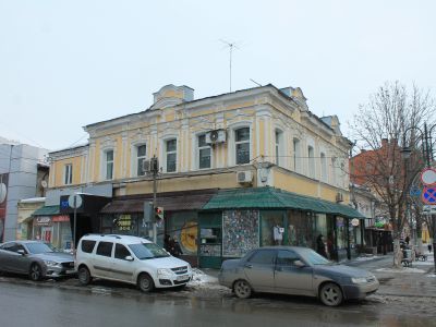 Двухэтажный каменный жилой дом. Классицизм