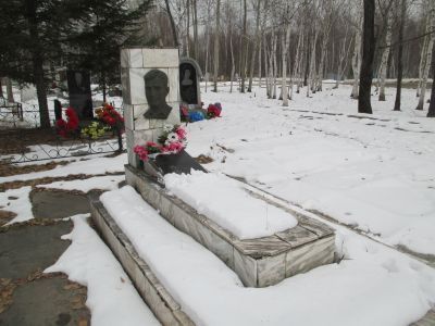 Могила Араптанова Я.С. (1913-1985), кораблестроителя, Героя Социалистического Труда