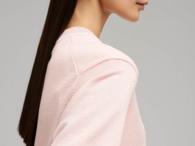 Легкий джемпер с короткими рукавами