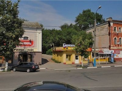 Городской бревенчатый дом на каменной подклете