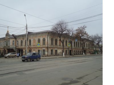 Здание бывшей Шихобаловской богадельни с домовой церковью Серафима Саровского