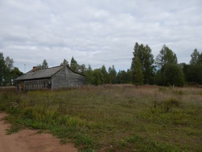 Памятное место, где гитлеровцы казнили 105 мирных жителей деревни