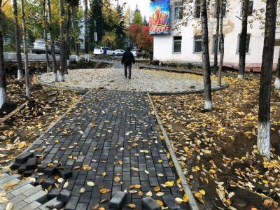 Золото и верблюд. В Алдане преображают центральный сквер