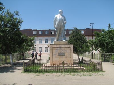 Памятник В.И.Ленину