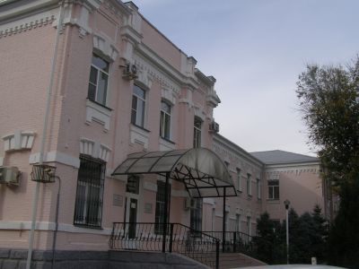 Двухэтажный корпус гинекологического отделения