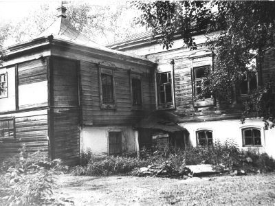 2-х этажный особняк на кирпичном цокольном этаже, сер. XIX в.