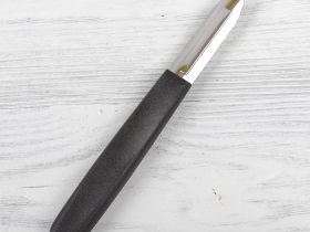 Кухонный нож овощечистка Victorinox, черный