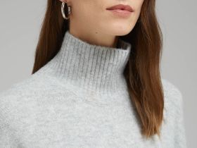 Свитер с шерстью