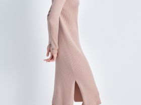 Платье с v-образным вырезом