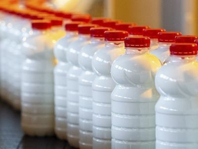 В ультрапастеризованном молоке обнаружены растительные жиры