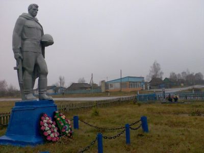 Братская могила 25 советских воинов, погибших в боях с немецко-фашистскими захватчиками