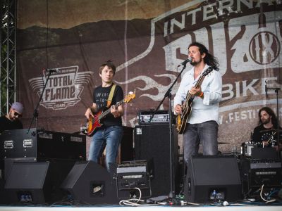 Билеты на The Slowhands. Eric Clapton Tribute (Rhythm & Blues Cafe) / Концерт | Афиша | ИнфоТаймс