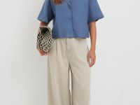 Укороченная блузка из хлопка и льна