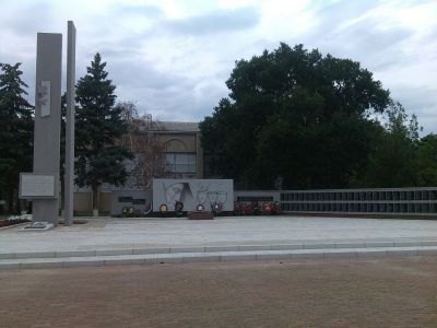 Братская могила советских воинов, погибших в годы гражданской и Великой Отечественной войн