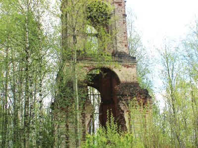 Колокольня церкви Рождества Христова