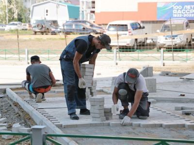 Шесть дворовых территорий благоустраиваются в алмазной столице