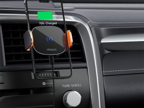 Автомобильный держатель Deppa (55207) Crab QI Stone для смартфона в воздуховод/на приборную панель15W (черный)