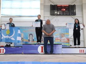 Международный турнир по мас-рестлингу в Якутии запомнился сенсациями