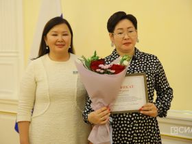 Государственные награды вручили педагогам Якутии