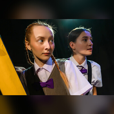 Меня удочерила Горилла