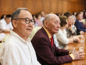 Государственные награды вручили медицинским работникам Якутии