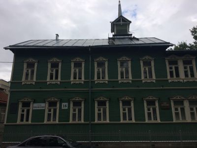 Жилой дом (с территорией)